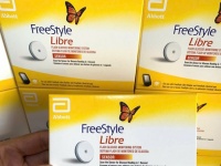 THIẾT BỊ Y TẾ 4H : Má đo đường huyết KHÔNG CẦN LẤY MÁU FREESTYLE LIBRE
