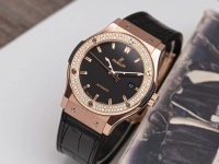 Đánh giá đồng hồ vàng khối 18k: Sang trọng có bền lâu?