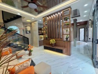 CHUYỂN NHƯỢNG NHÀ 4 TẦNG MỚI – FULL NỘI THẤT – Ở NGAY – HẺM XE HƠI