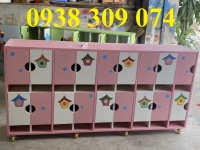 Tủ kệ đựng cặp cho bé mầm non, tủ kệ gỗ cặp dép mầm non