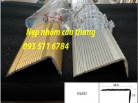 Nẹp Inox ốp cầu thang chống trượt nẹp V inox ốp gạch