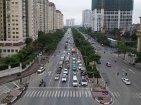 Em có căn chung cư 46m, 2 ngủ, 1 bếp, vệ sinh,  thang máy vù vù! Ban công thoáng! Full đồ!