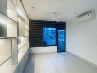 Bán nhà mặt phố Trần Thái Tông 56m2, 7 tầng, thang máy, lô góc 2 mặt ô tô tránh