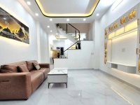 SÁT MẶT  TIỀN XE HƠI Q7 
CÓ 7 TỎI