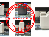 Can 0.5 lít đựng mẫu, can 1 lít đựng thuốc nhuộm, bình nhựa 2 lít đựng hóa chất, can 5 lít đựng axit