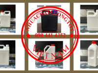 Can 5 lít đựng chất tẩy, can 2 lít đựng dung môi, can 1 lít đựng dầu máy, can 500ml đựng thuốc nhuộm