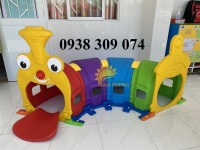 Hầm chui tàu hỏa mầm non, hang chui tàu hỏa mầm non