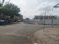 Bán nhà phố 3 tầng lầu Sổ Hồng ngay nội khu Vincom Sa Đéc. DT 90m2, 8PN. Giá 9.6 tỷ. LH: 0829662282.