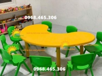 Bàn bán nguyệt mầm non, bàn vòng cung mầm non nhập khẩu