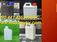 Can nhựa 1 lít đựng dầu gội, can nhựa 0.5 lít đựng nước lau tủ kính 