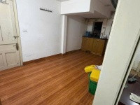 Cho thuê tập thể tầng 2 đầu hồi nhà E Tập thể Thành Công, 150m2, 3 ngủ, 2 vệ sinh, 12tr