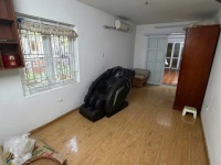 Cho thuê tập thể tầng 2 đầu hồi nhà E Tập thể Thành Công, 150m2, 3 ngủ, 2 vệ sinh, 12tr