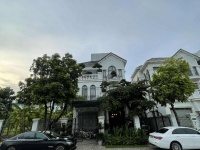 Bán Gấp Biệt Thự 176m² Việt Hưng, Sát Vách Vinhomes Riverside, Vỉa Hè Ô Tô Tránh, Chỉ Việc Đến Ở