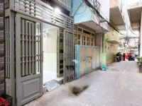 Bán nhà sát mặt tiền q4 đúc 5 tấm 
có 4 đ đói diện q1