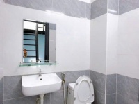 Bán nhà sát mặt tiền q4 đúc 5 tấm 
có 4 đ đói diện q1