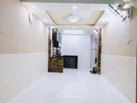 Bán nhà sát mặt tiền q4 đúc 5 tấm 
có 4 đ đói diện q1