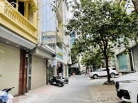 Bán nhà phố Nguyễn Khánh Toàn, Cầu Giấy, 6 tầng thang máy, ô tô vào nhà, 40m, 12.3 tỷ.