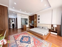 Bán nhà đẹp Hồng Tiến- Full NT- Dân xây- Gara- sát phố- 45m 5 tầng- nhỉnh 12 tỷ(TL)