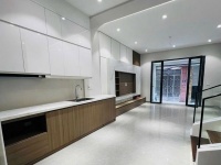 Bán nhà đẹp Nguyễn Văn Cừ- Dân xây- Gara- Sát phố  full Nội thất 45m 6 tầng 12 tỷ(TL)