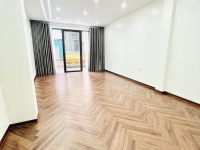 Bán nhà đẹp Nguyễn Văn Cừ- Dân xây- Gara- Sát phố  full Nội thất 45m 6 tầng 12 tỷ(TL)