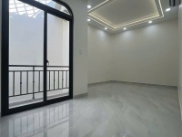 Bán nhà Gấp đã giãm 500 triu Ngang 8.8 x 8.8 nở 9m đúc bê tông q4 trung tâm