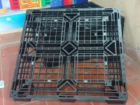 PALLET NHỰA 1100 x 1100 x 125 mm MÀU ĐEN. MUA/BÁN LH: 0964018718