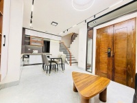 SIÊU PHẨM BỒ ĐỀ, 5 TẦNG, MT 4.5M Ô TÔ ĐỖ CỔNG - FULL NỘI THẤT - CHỈ NHỈNH 8 TỶ