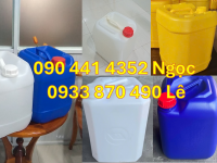 Can 10 lít vuông đựng HCl, can nhựa 20 lít đựng thuốc trừ sâu, can 25 lít đựng nhớt 
