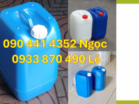 Can 10 lít vuông đựng HCl, can nhựa 20 lít đựng thuốc trừ sâu, can 25 lít đựng nhớt 