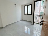 Nhà  Mới hèm 243 Hoàng Diệu quận 4,  nhà nằm cách 2 mặt tiền vĩnh khánh và đường số 41 vài trăm mét