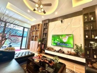 Hiếm đẹp! Bán nhà mặt phố Thụy Khuê, 70m2, 7 tầng thang máy, mặt tiền 4.2m, giá 41.5 tỉ, vỉa hè, KD