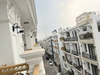 Bán 
Nhà Phố 5 Tầng Hẻm Xe Hơi Thông Bình Trị Đông A, Bình Tân – 586m² – Giá 7,8 Tỷ