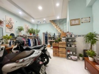 Bán nhà Sát mặt tiền Hoàng Diệu Q4 
HƠN 3 Đ CẠNH Q1