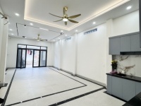Bán nhà mặt phố đường Số 10, Tam Bình, Thủ Đức, TP HCM. DT 100m2, 2 tầng, giá 7.9 tỷ, sổ hồng riêng.