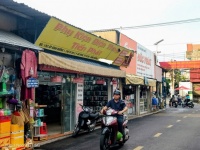 SANG NHƯỢNG QUÁN PHỤ KIỆN ĐIỆN THOẠI TẠI DĨ AN, BD