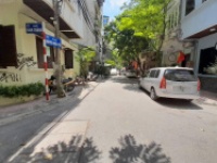 Bán Nhà mặt phố Nguyễn Trường Tộ, Ba Đình 139m2, MT 9m, vỉa hè rộng, kinh doanh 190 Tỷ
