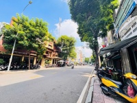 QUẬN 1:CHỦ XƯA CẦN BÁN NHÀ 3 TẦNG MẶT TIỀN NGUYỄN CẢNH CHÂN, P.CẦU ÔNG LÃNH- DT 30M2- CHỈ 11,5T -