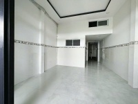 Nhà phố đối diện Vạn Phúc City - 62m2 – Chỉ Nhỉnh 5 tỷ - Khu vực có nhiều chung cư, Tiện ích đầy đủ