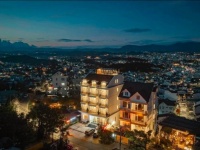 Cần bán Khách sạn view cực đẹp mặt tiền (15m) đường Ngô thì Sỹ P 4 tp Đalat