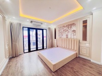 Bán nhà Ngọc Trì 62m 7 tầng MT4m lô góc 3 thoáng gara ô tô giá 18 tỷ