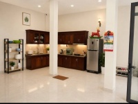 Tìm khách cho MBKD,Tầng 1, 40m2, mt6m, Lạc Long Quân, vỉa hè, gần phố, ô tô tránh.