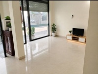 Tìm khách cho MBKD,Tầng 1, 40m2, mt6m, Lạc Long Quân, vỉa hè, gần phố, ô tô tránh.