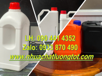 Bình nhựa 2 lít đựng chất xúc tác, can nhựa 5 lít đựng ethanol, các chất gốc dầu 