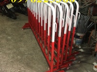 Hàng rào di động có bánh xe