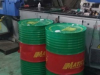 Máy ép nhựa thì dùng dầu thủy lực nào? 