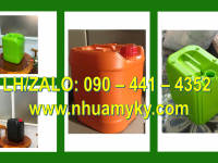 Thùng nhựa 30 lít màu xanh lá, can nhựa 25 lít màu đỏ, can nhựa vuông 20 lít màu xanh dương 