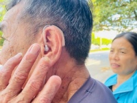 Nghe kém có thể ảnh hưởng tới sự tự tin như thế nào?