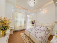 Nhà hẻm xe hơi cạnh vincom Quận 7, 3 tầng, chỉ hơn 8 tỷ, tặng toán bộ nội thất