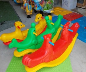 Bập bênh nhựa trẻ em, bập bênh mầm non, bập bênh giá rẻ TE