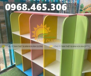Kệ gỗ cao su 3 tầng mầm non, kệ gỗ mầm non giá rẻ